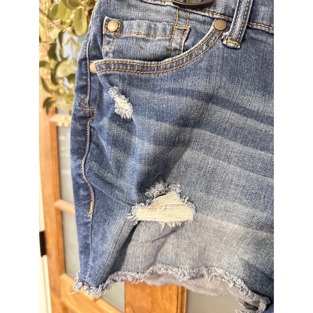 Torrid Denim Shorts Womens 16 Blue Distressed Ripped Frayed Hem Mid Rise - Picture 3 of 7
